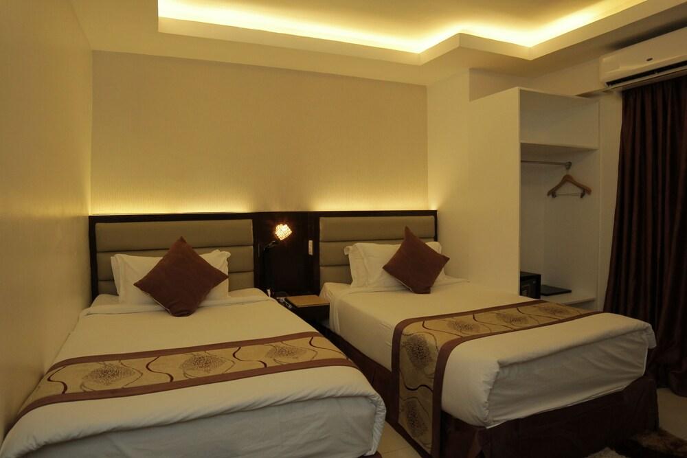 Regency Grand 3*